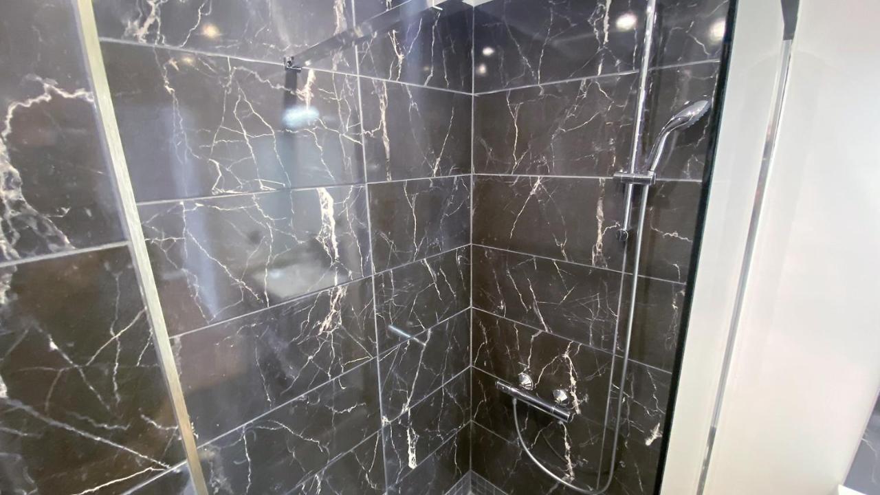 Marie Antoinette - Appartement 2 Chambres, Centre Ville, Terrasse, Moderne Antibes Dış mekan fotoğraf